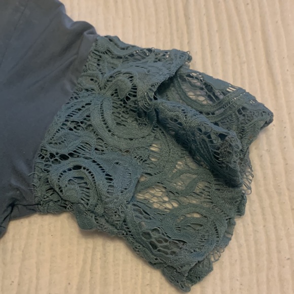 Beautiful Womens Top - Picture 3 of 6